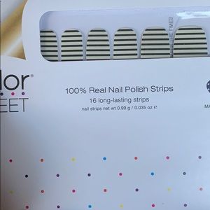 Color Street Between the Lines